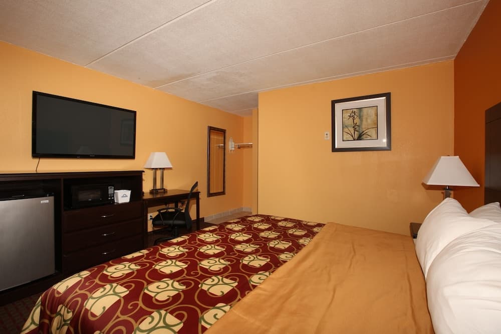 BLUE SKY INN Glens Falls-Saratoga-Lake George
