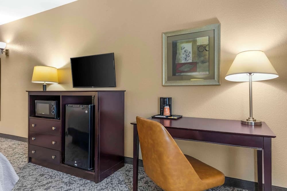 Quality Inn & Suites Groesbeck North