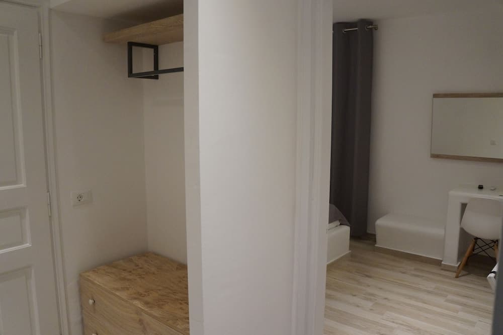 Acrogiali Beachfront Hotel