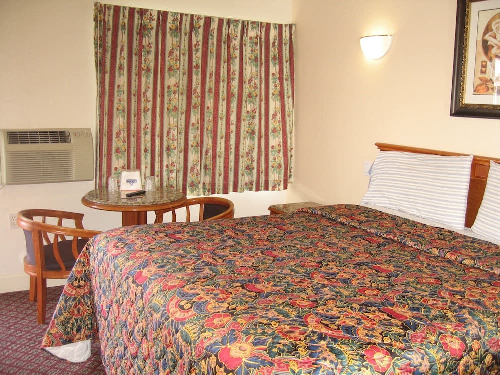 Walls Motel Long Beach