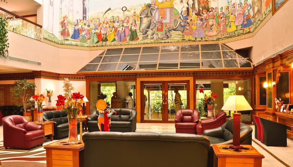 Hotel Kanoos Residency