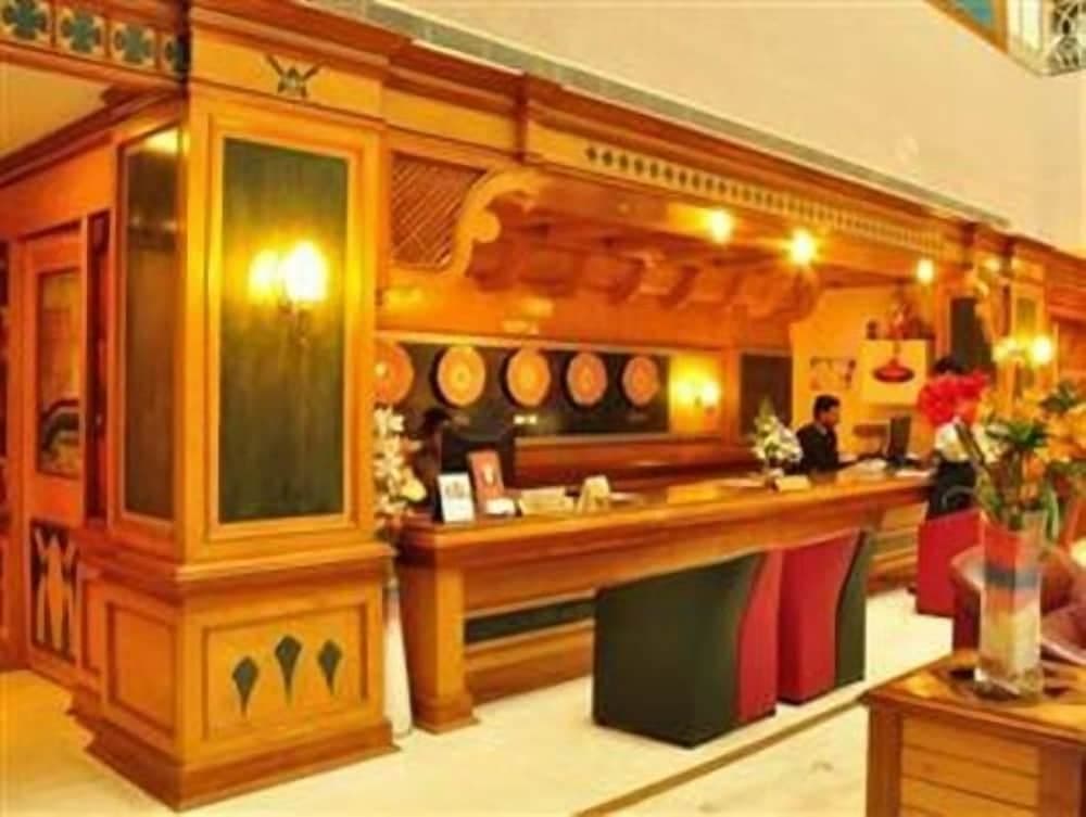 Hotel Kanoos Residency