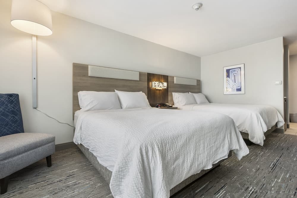 Holiday Inn Express Hotel & Suites Peru - Lasalle Area by IHG