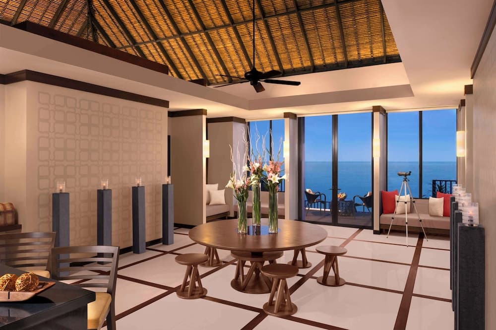 Golden Palm Tree Sepang