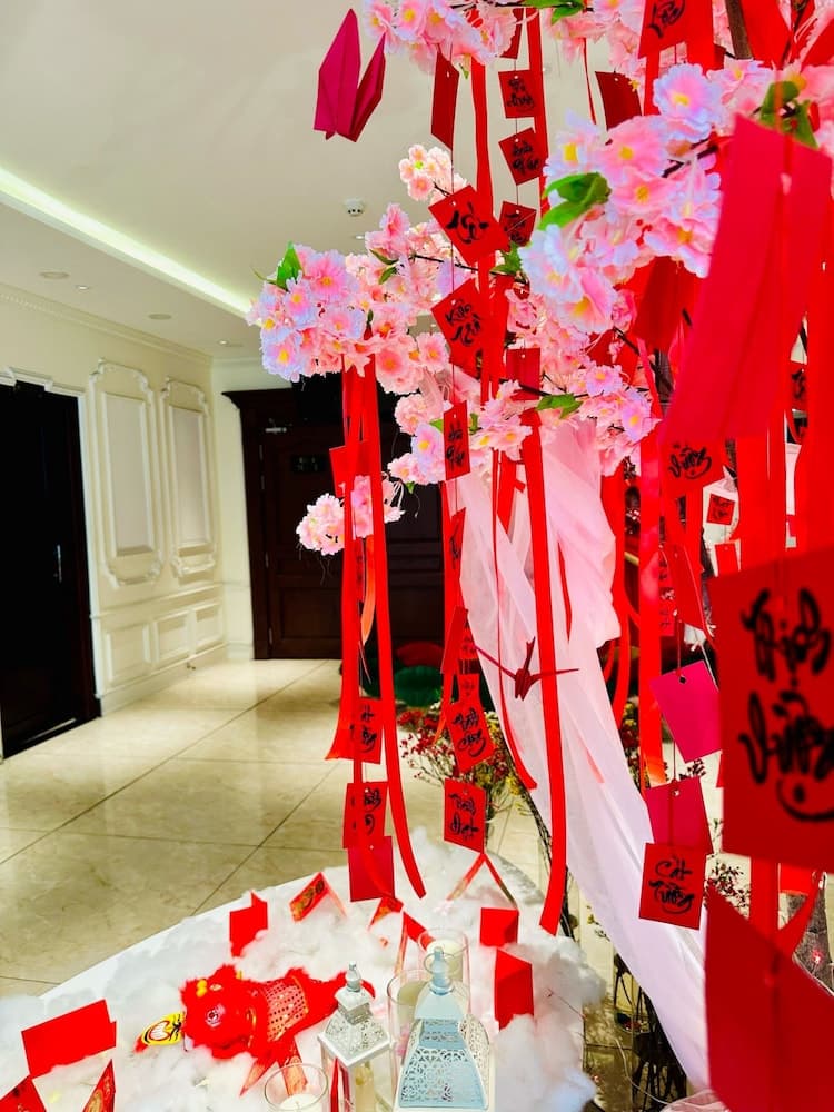 Happy Life Grand Hotel & Sky Bar