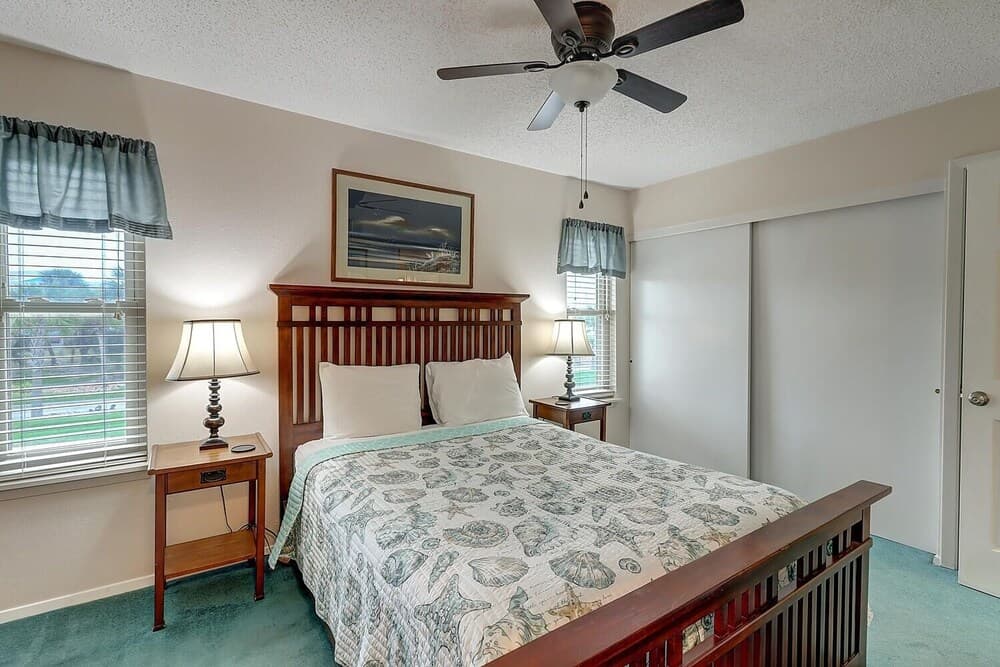 Courtyard #210 1 Bedroom Condo by Redawning