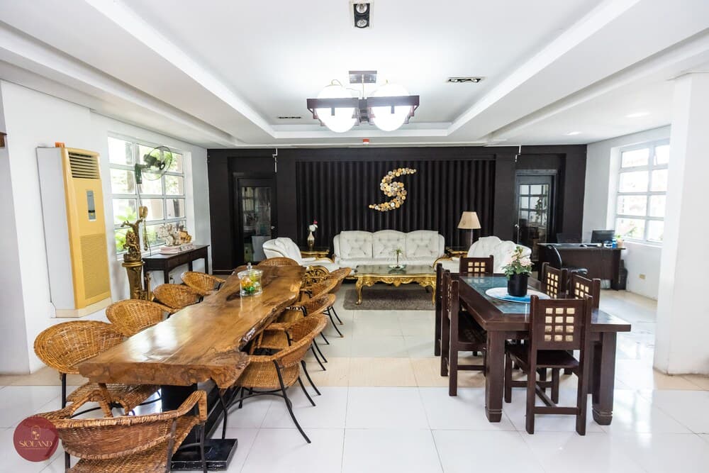 Quezon Premier Hotel Candelaria