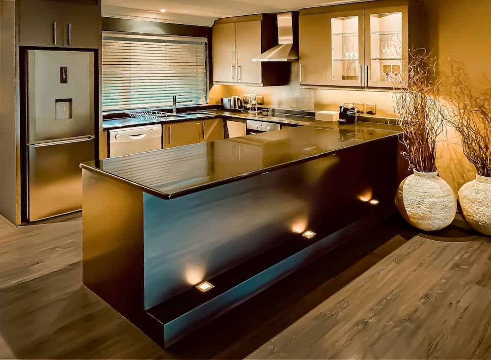 Hillhouse 302 - Near Two Oceans Aquarium