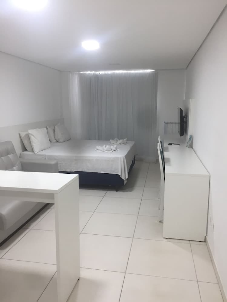 Laguna Beach Flat by AFT