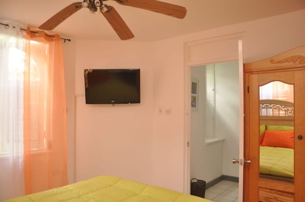 Ocho Rios Sandcastles Ocean View Fantastic Location Sleeps 4