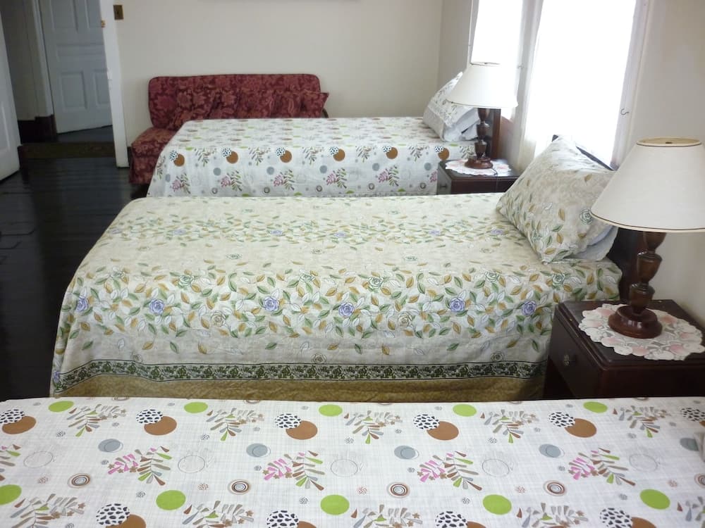 DeMontevin Lodge Hotel