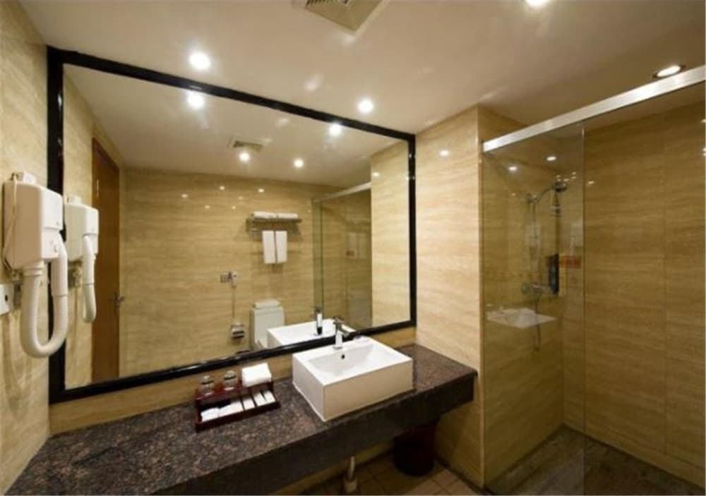 Shi Dai Jin Cheng Hotel