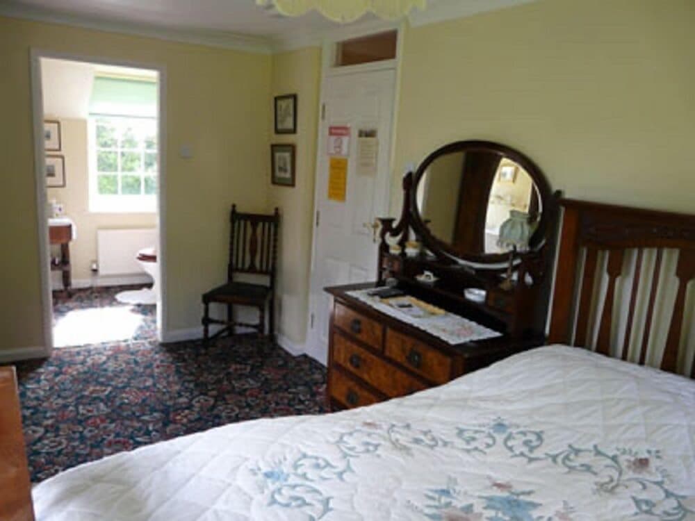 Pine Lodge Bed & Breakfast