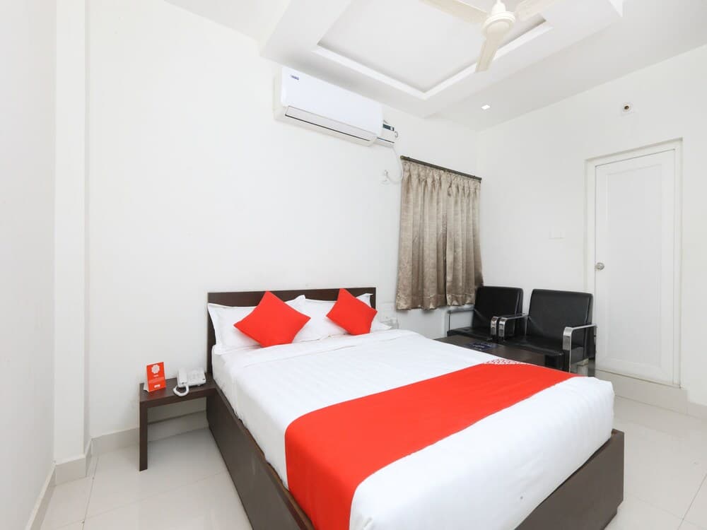 OYO 15601 Bhimas Residency