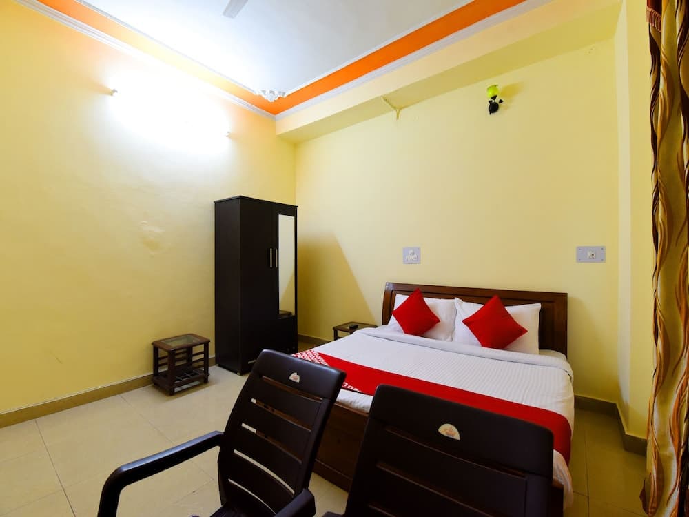 OYO 12826 Hotel Himgiri