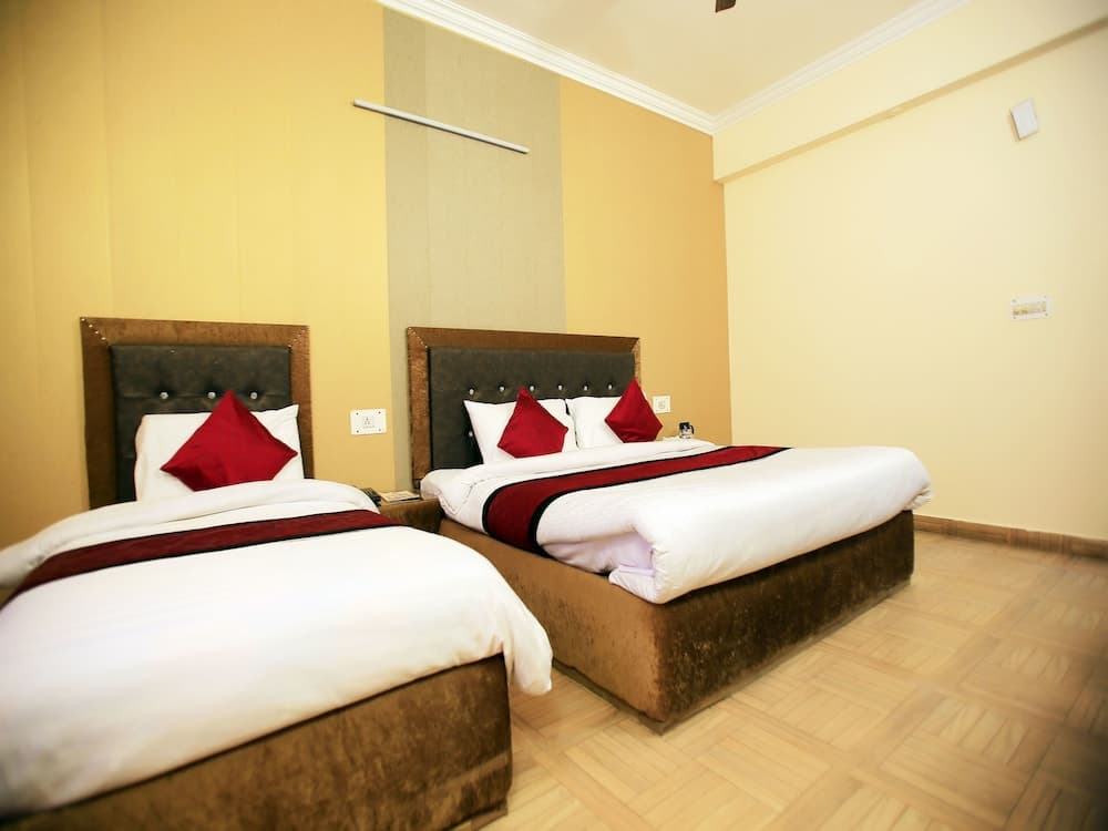 OYO 13326 Gupta Palace