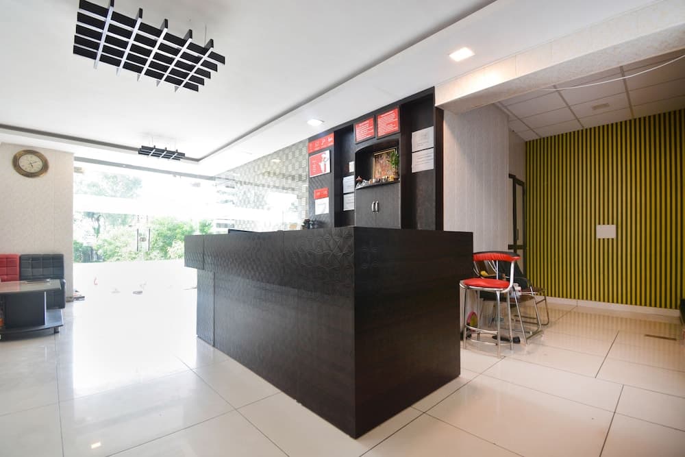 OYO 16515 Hotel Bombay Residency