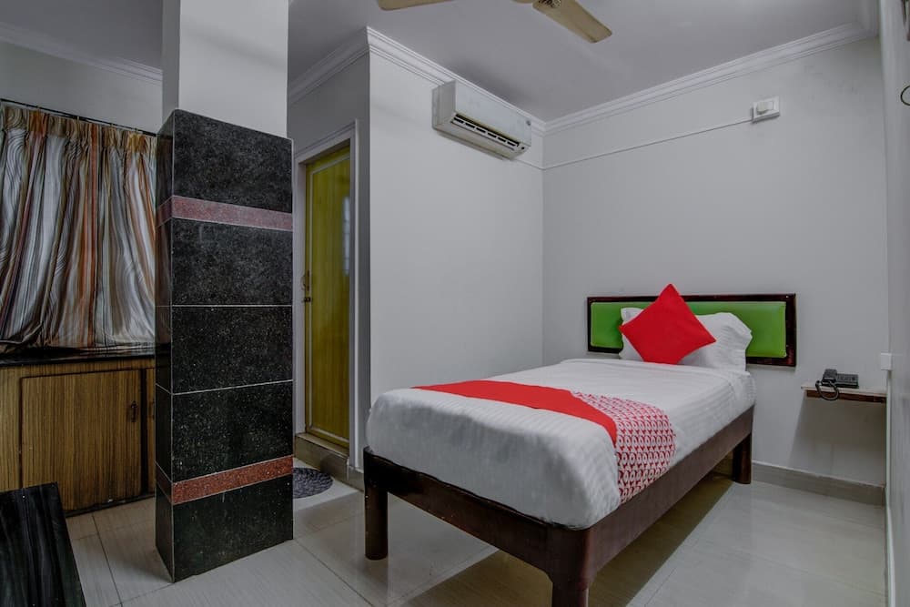 SPOT ON 14323 Anupama Hotel