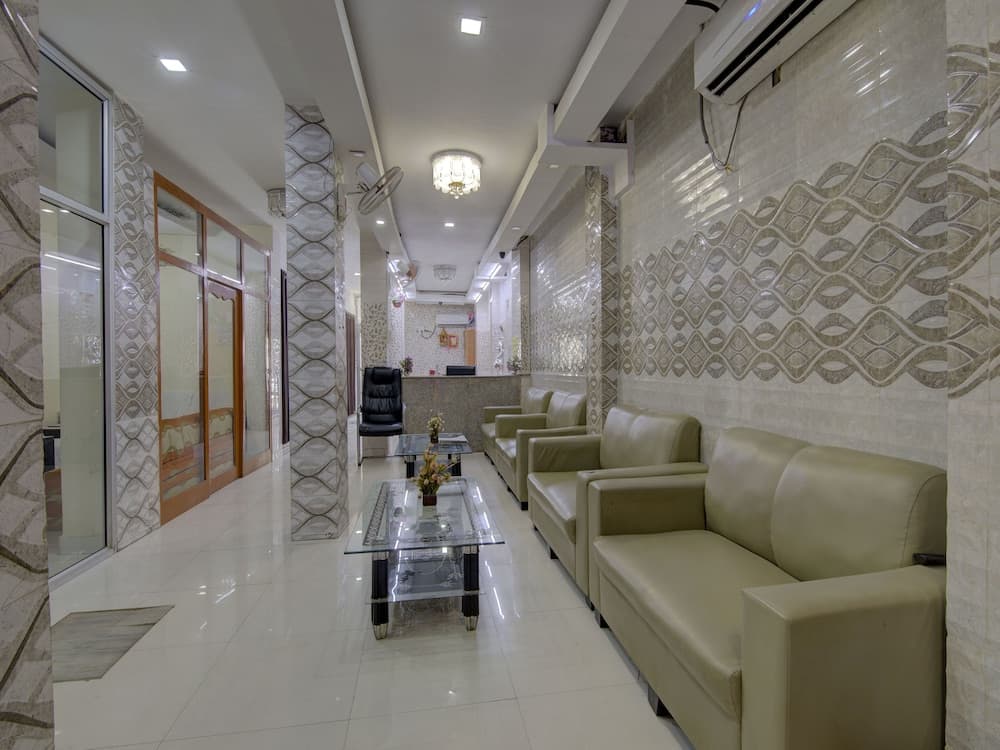 OYO 15589 Hotel Kamdhenu