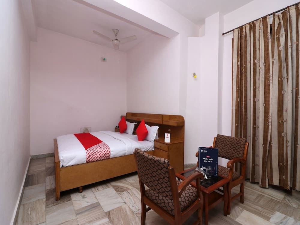 OYO 16112 Hotel Uruvela International