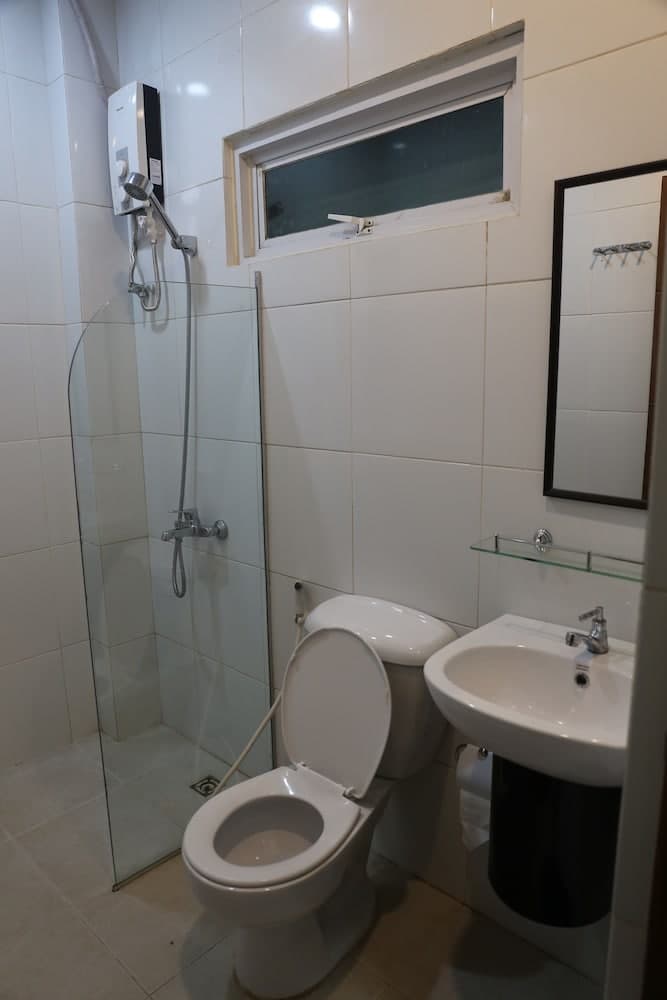 Coron Hostel Express - Adults Only