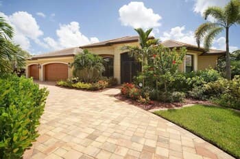 House Sunshine by Vacationhit