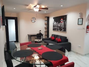 Modern 1 Bed Apartment in Belize City