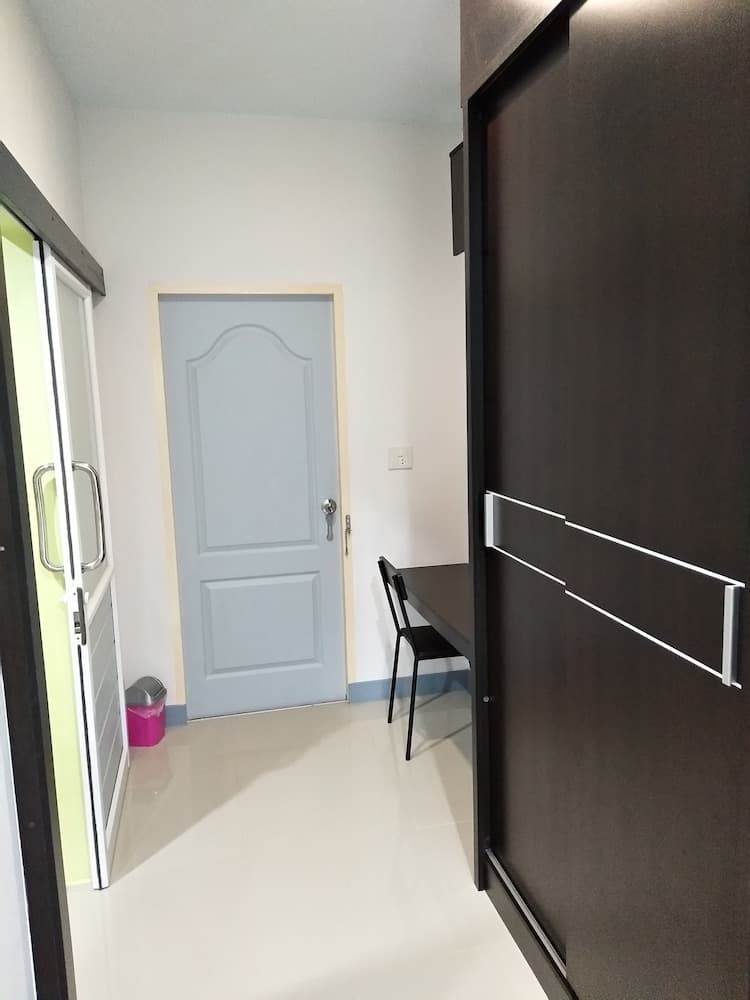 Ausgust Riverside Resort