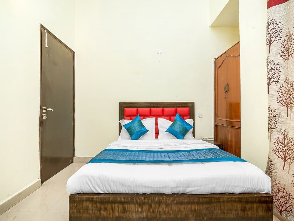 OYO 14245 Amitabh Guest house