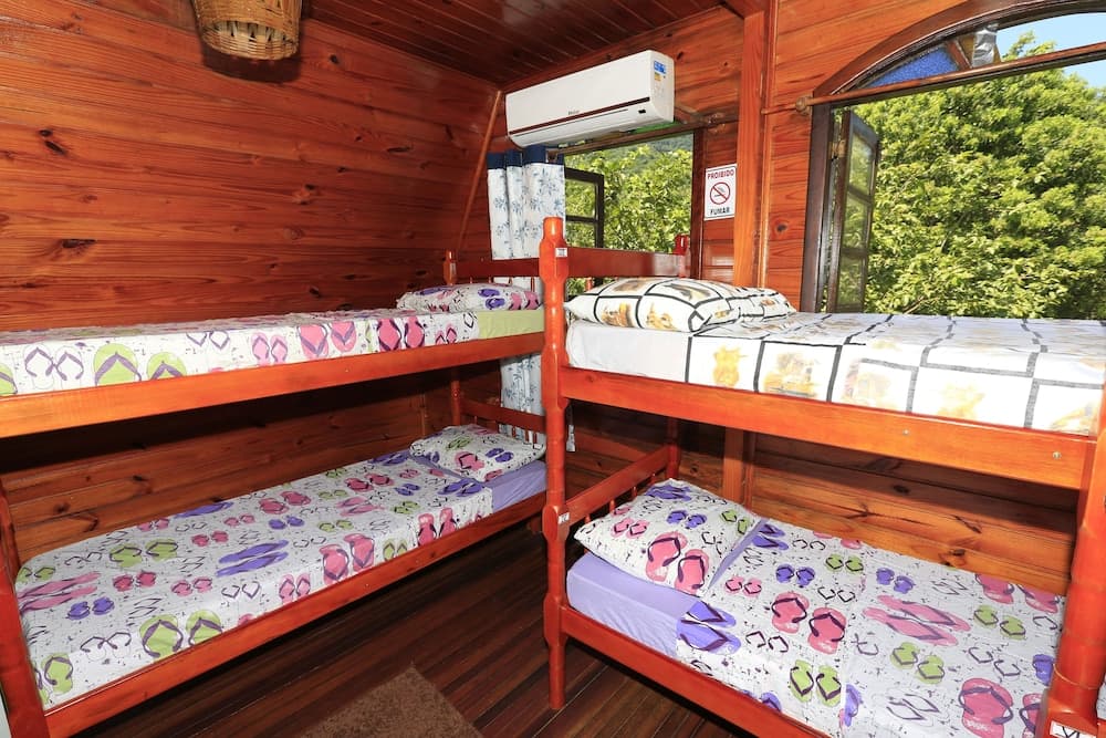 Chalé da Praia Pousada & Hostel