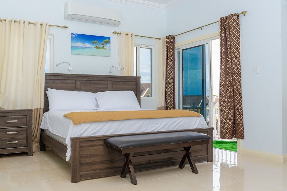 Tropical Luxury Dreams