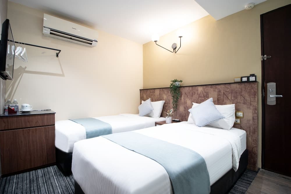 Harbour Ville Hotel Hamilton - Lavender