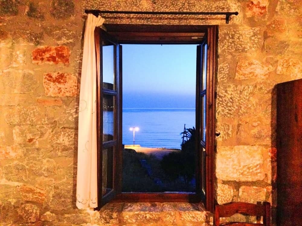 LAS Giannakakou traditional stone houses