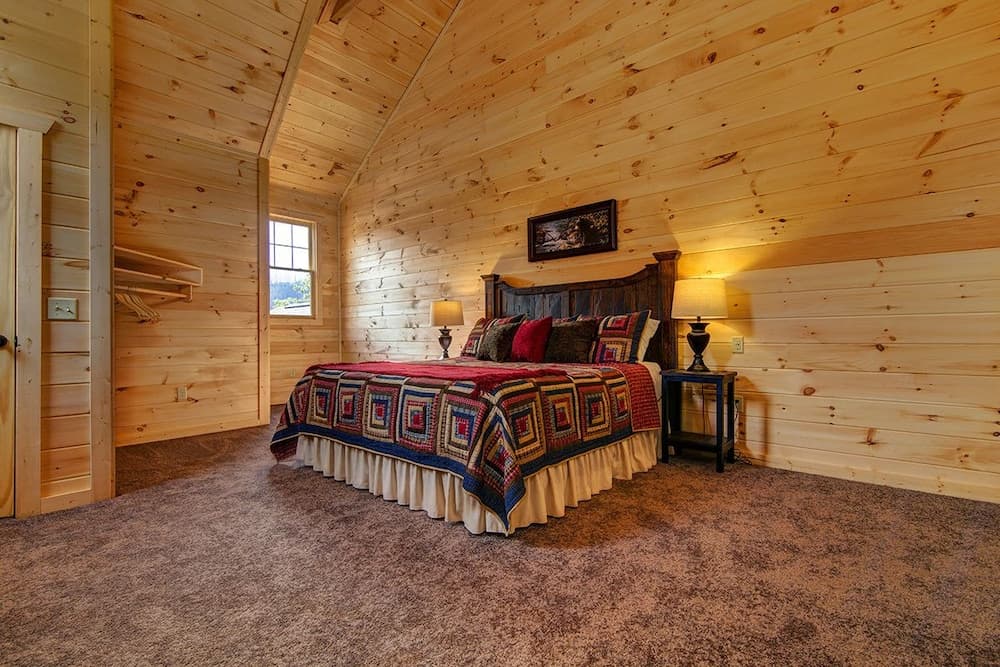 A River Runs Through It - 3 Bedrooms, 3 Baths, Sleeps 12 Cabin by Redawning