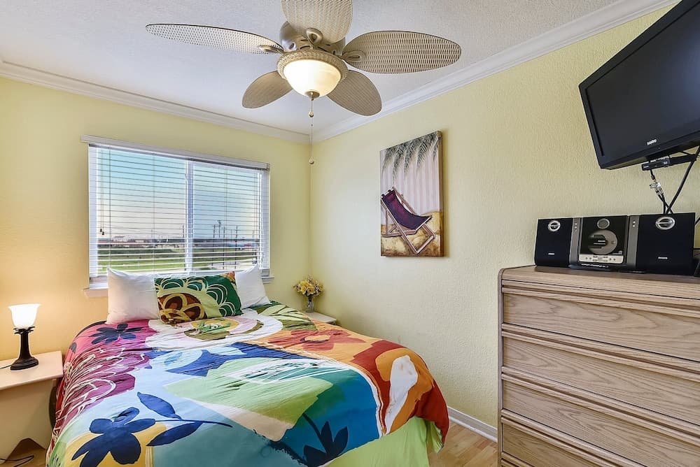 Seascape 2301 2 Bedroom Condo by RedAwning