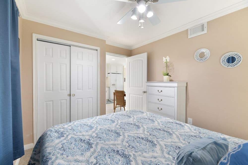 Seascape 1311 2 Bedroom Condo by RedAwning