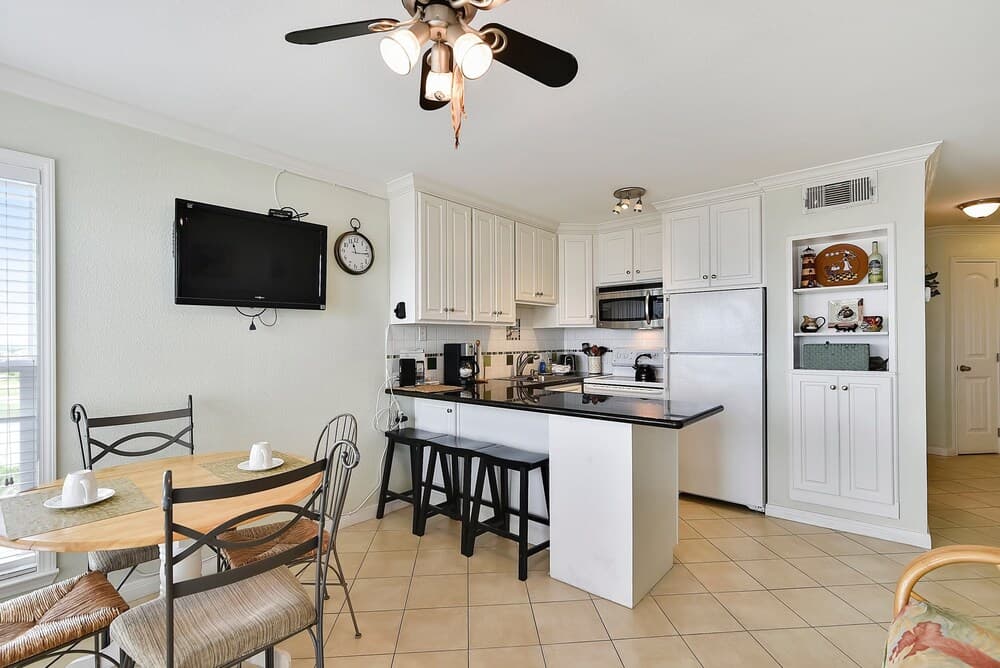 Seascape 1305 1 Bedroom Condo by RedAwning