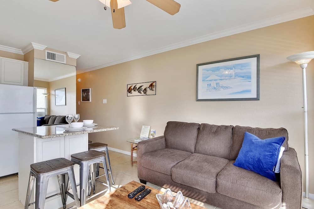 Seascape 2305 1 Bedroom Condo by RedAwning