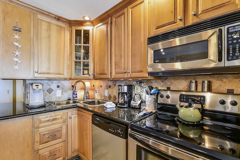 Seascape 1209 2 Bedroom Condo by RedAwning