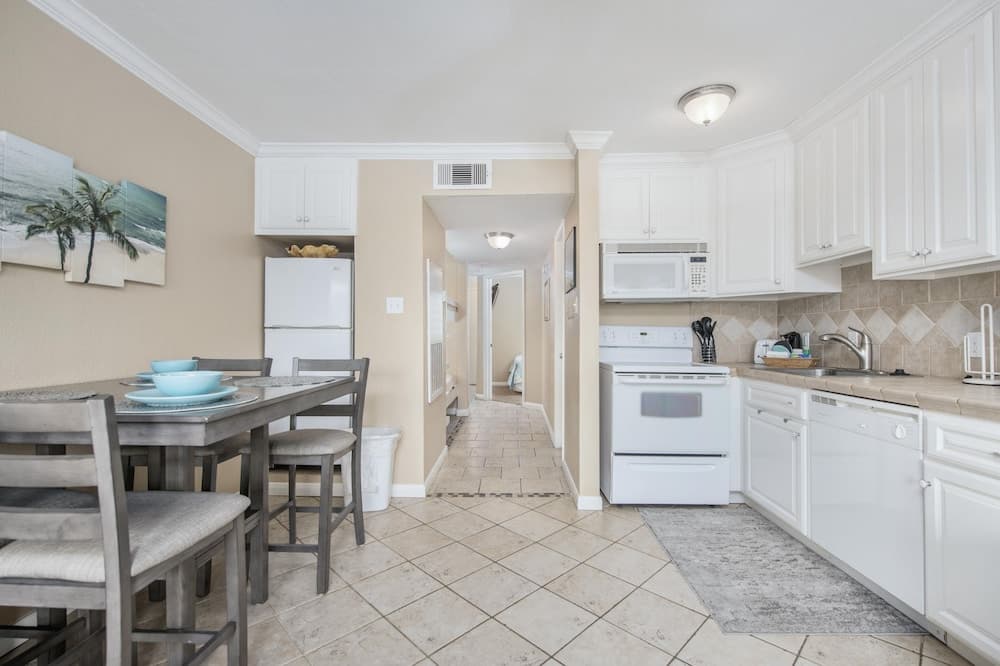 Seascape 1321 1 Bedroom Condo by RedAwning