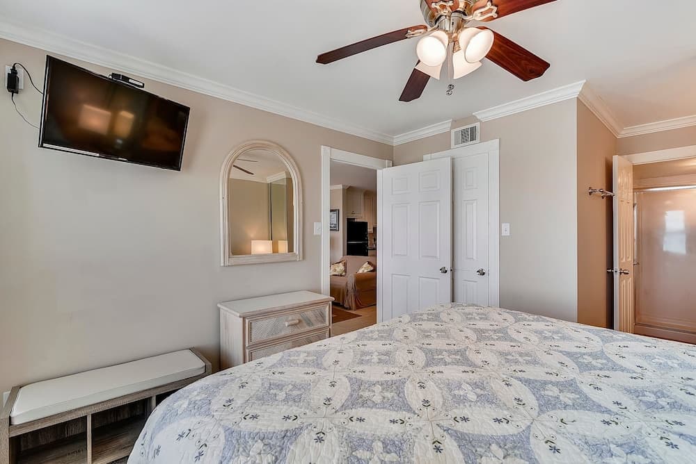 Seascape 2313 2 Bedroom Condo by RedAwning