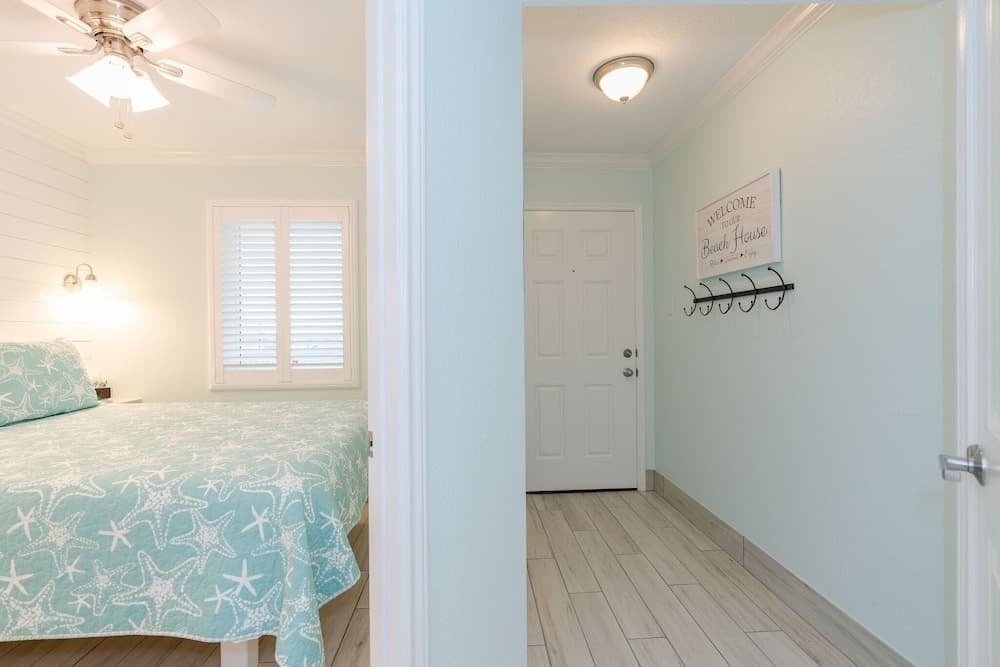 Seascape 2302 1 Bedroom Condo by RedAwning