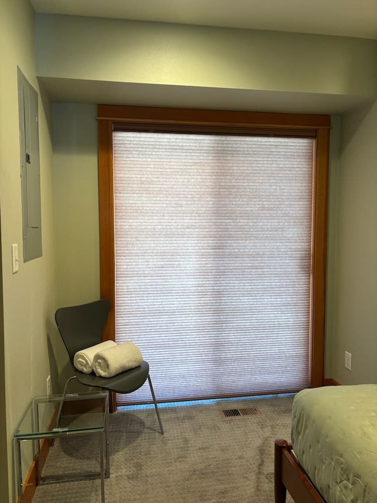 Spacious B2 Townhome with Fireplace and BBQ on the Deck by RedAwning