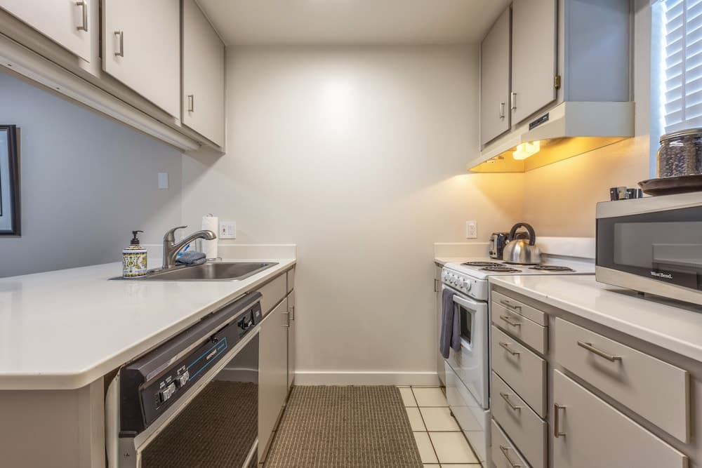 15 Lodge Condo with Hood River Bridge View by RedAwning