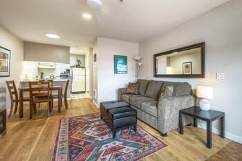 15 Lodge Condo With Hood River Bridge View by Redawning