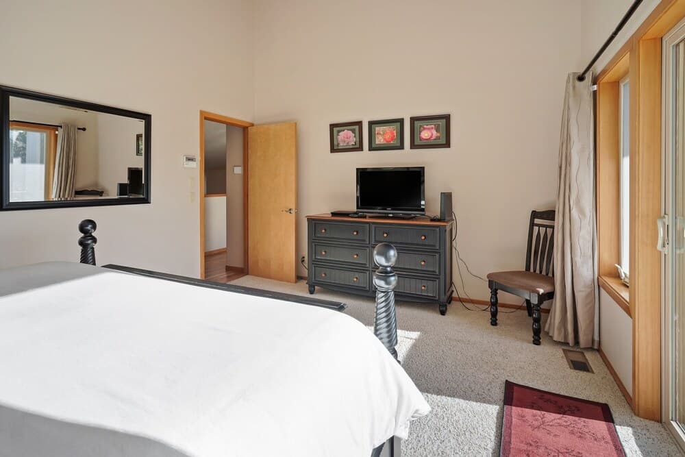 11 Tournament 5 Bedroom Home by RedAwning