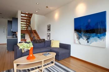 Bridge View Loft 3 Bedroom Condo by Redawning