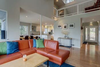 Fir Mountain Escape 4 Bedroom Home by Redawning