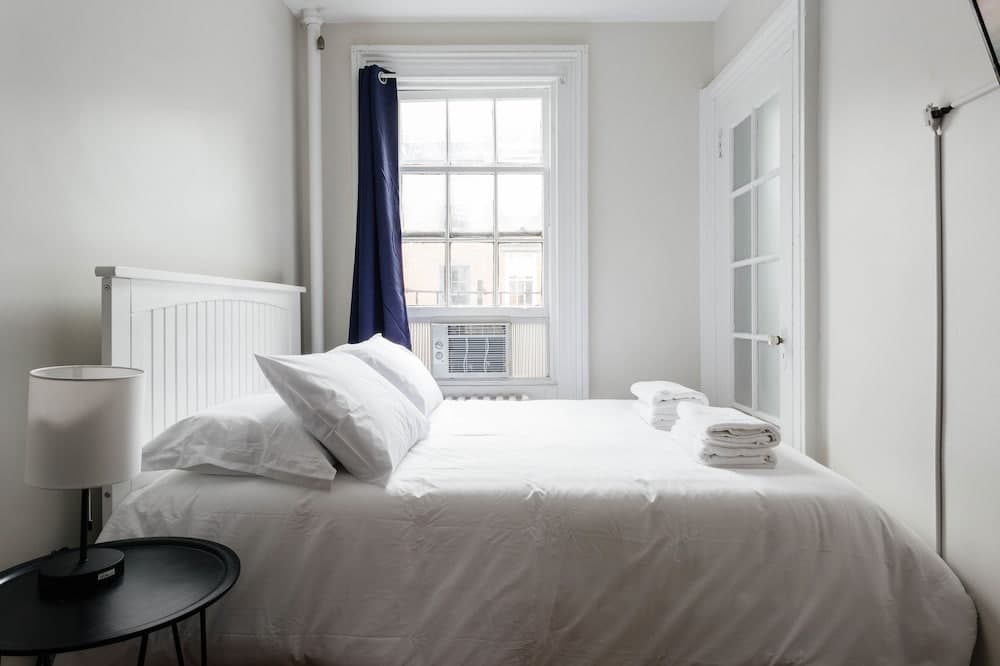 West Village 2 BR and Private Roof Deck