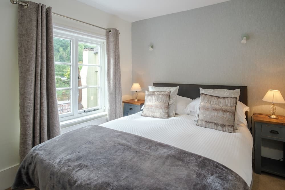 White Hart Cafe Bar & Bistro